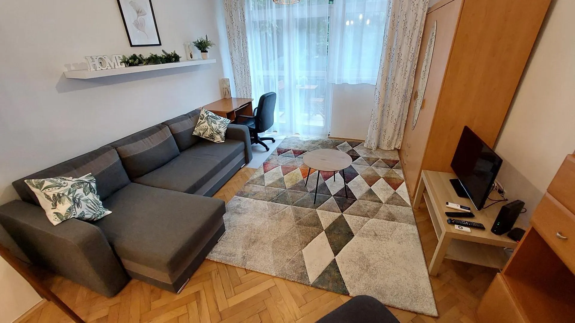 Comfy And Stylish Jewelry Box Apartamento Budapeste