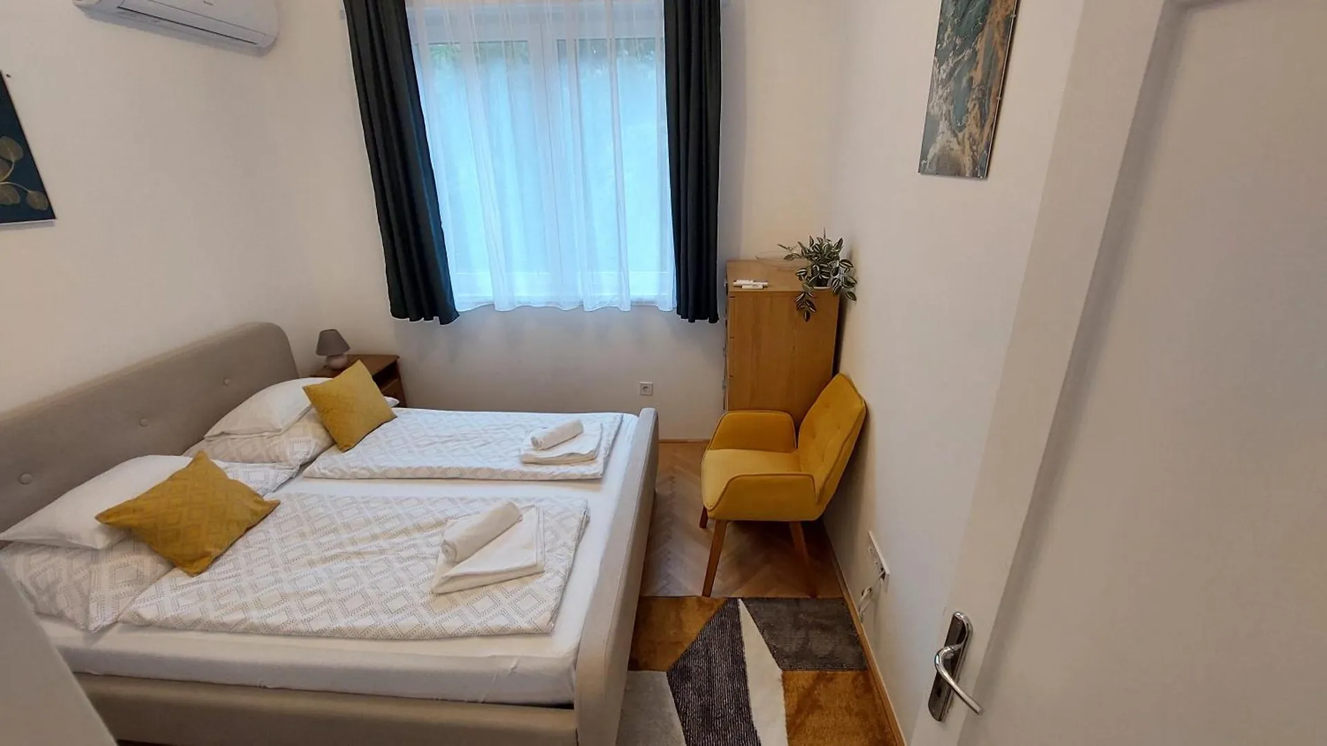 Comfy And Stylish Jewelry Box Apartamento Budapeste Hungria
